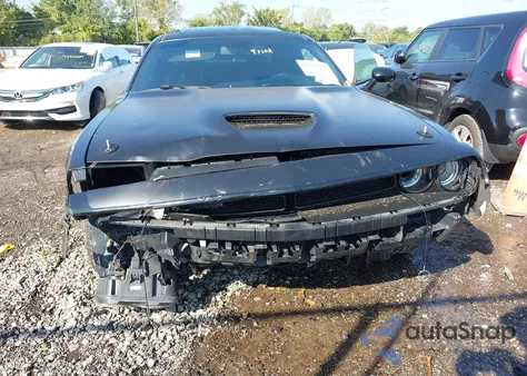 2017 Dodge Challenger T/A из США, поврежденный, VIN 2C3CDZBT9HH542691